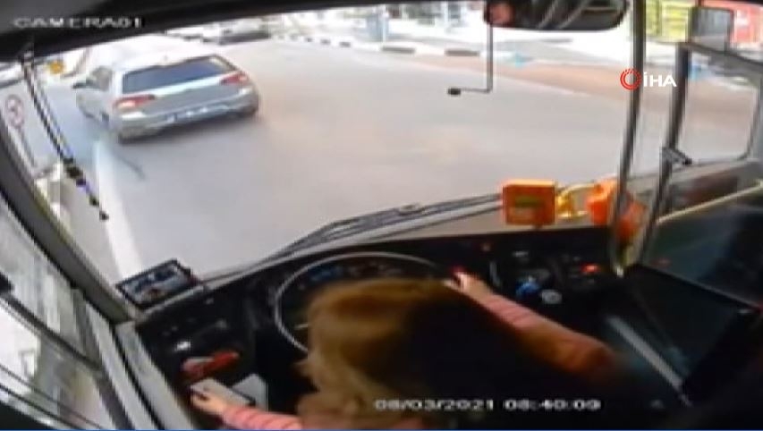 Telefona bakarken kaza yaptı işine son verildi