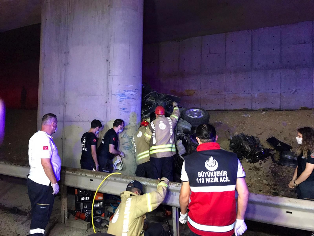 Tem otoyolunda feci kaza: 1 ölü, 6 yaralı