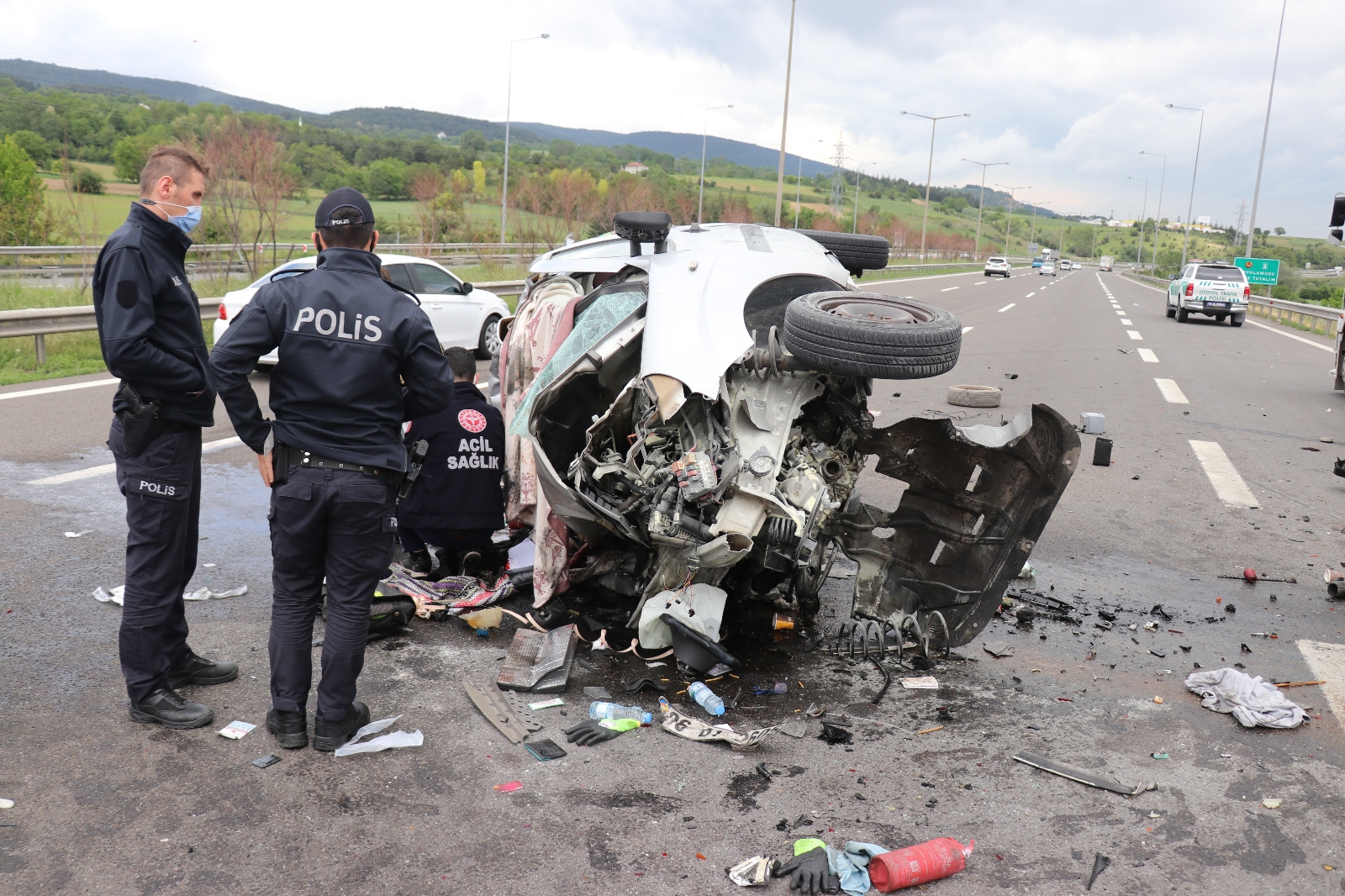 TEM’de feci kaza: 1 ölü, 2 yaralı