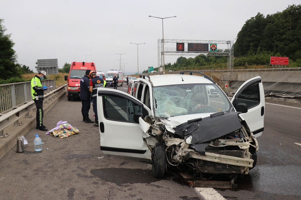 TEM’de zincirleme trafik kazası: 8 yaralı
