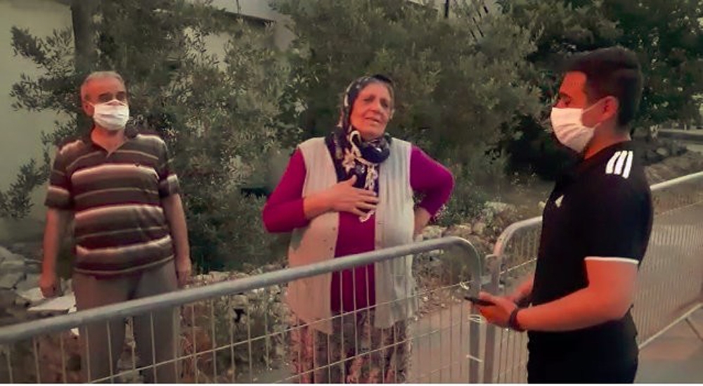 Terhis olan gencin karantinadaki babaannesine ziyareti ağlattı