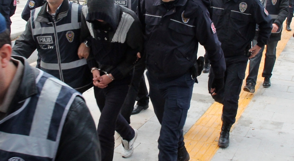 Terör örgütü DHKP/C’ye yakın yayın organına baskın: 5 gözaltı