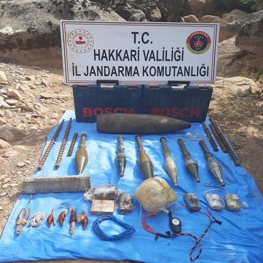 Teröristlerin inlerinde çok sayıda mühimmat ele geçirildi