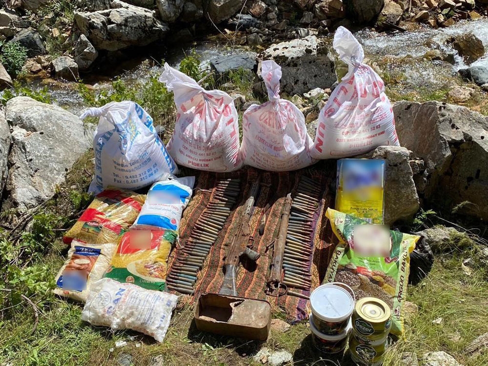 Teröristlerin kullandığı 8 katlı sığınak imha edildi, silah ve mühimmat ele geçirildi