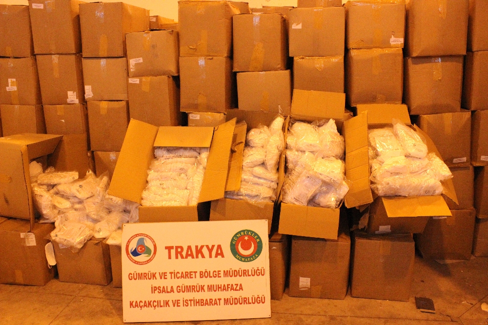Tıbbi koruyucu malzeme kaçakçılığına geçit verilmedi