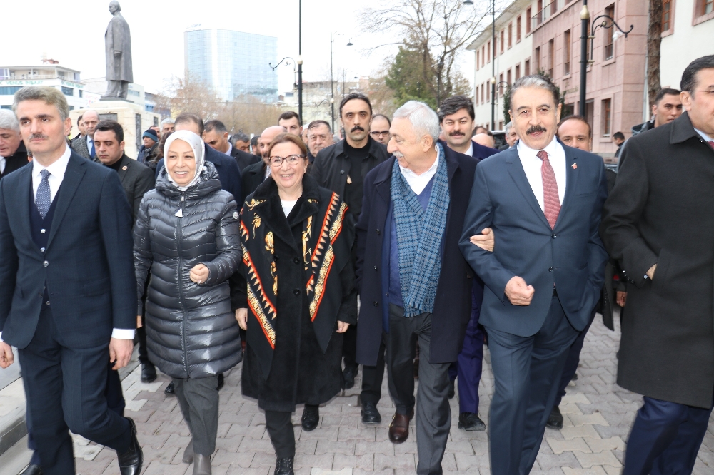 Ticaret Bakanı Pekcan, Malatya’da