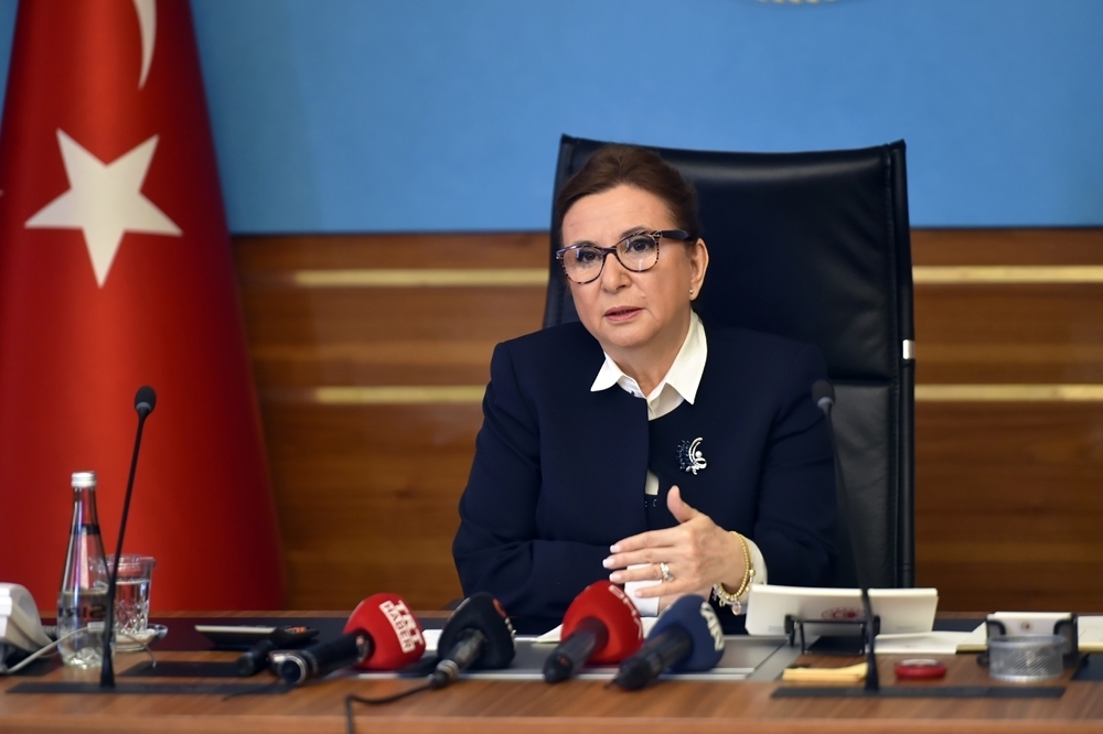 Ticaret Bakanı Pekcan ticaret müşavirleriyle video konferansla görüştü