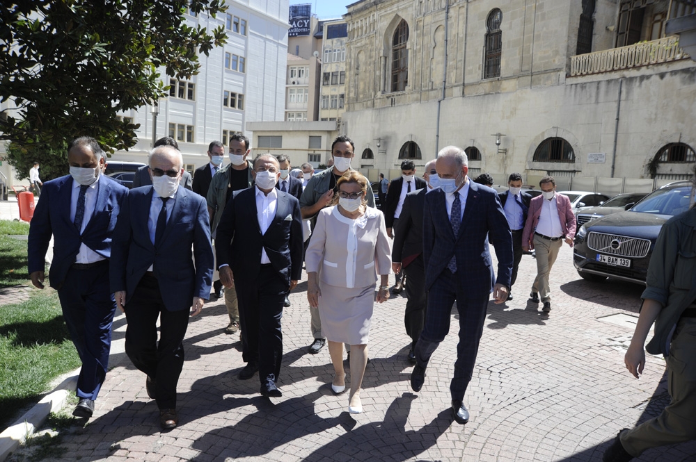 Ticaret Bakanı Pekcan’dan İTO’ya ziyaret