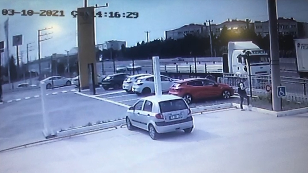Tıra böyle çarptı...22 yaşındaki gençten acı haber