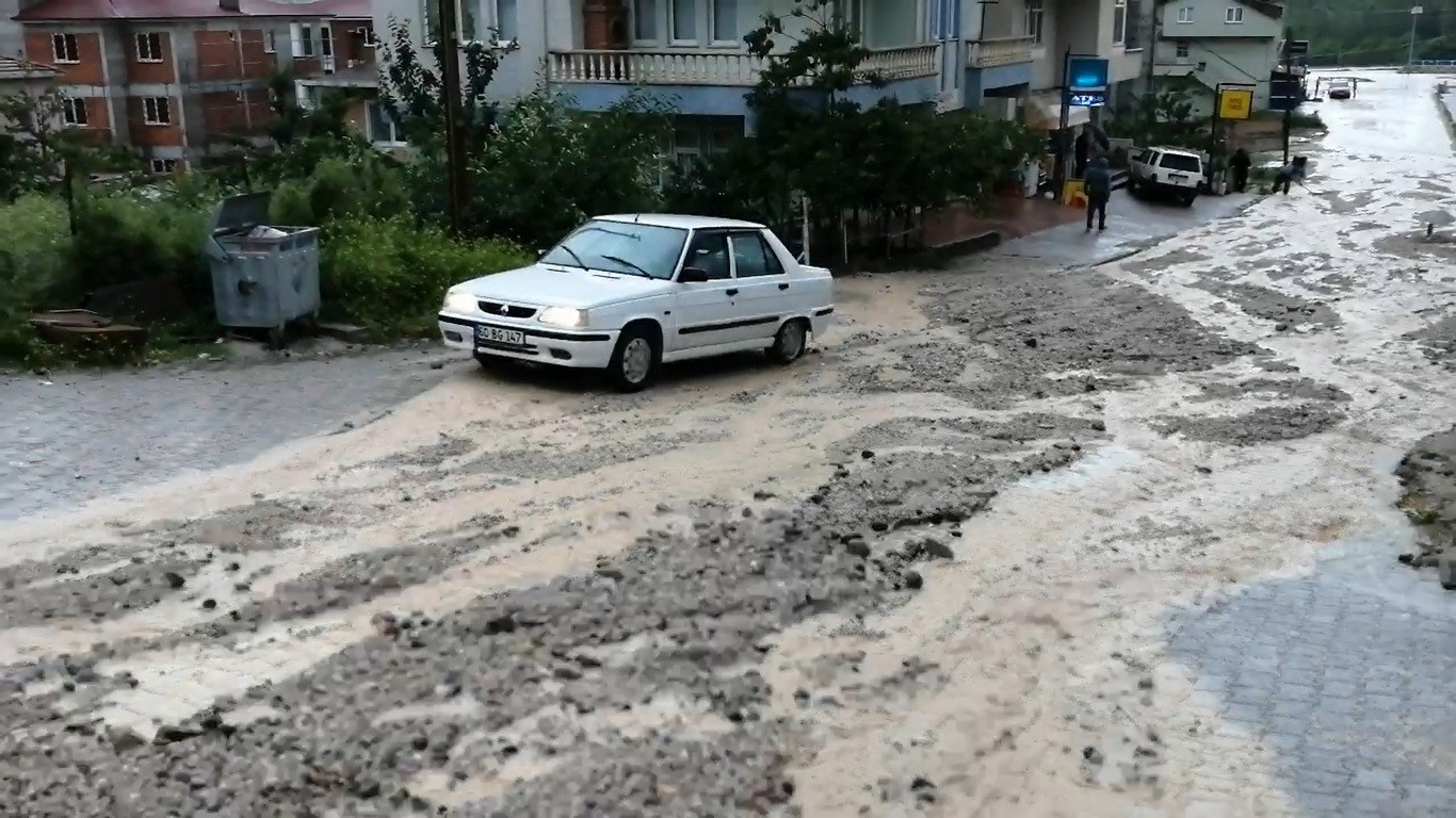 Tokat’ta sağanak yağış etkili oldu