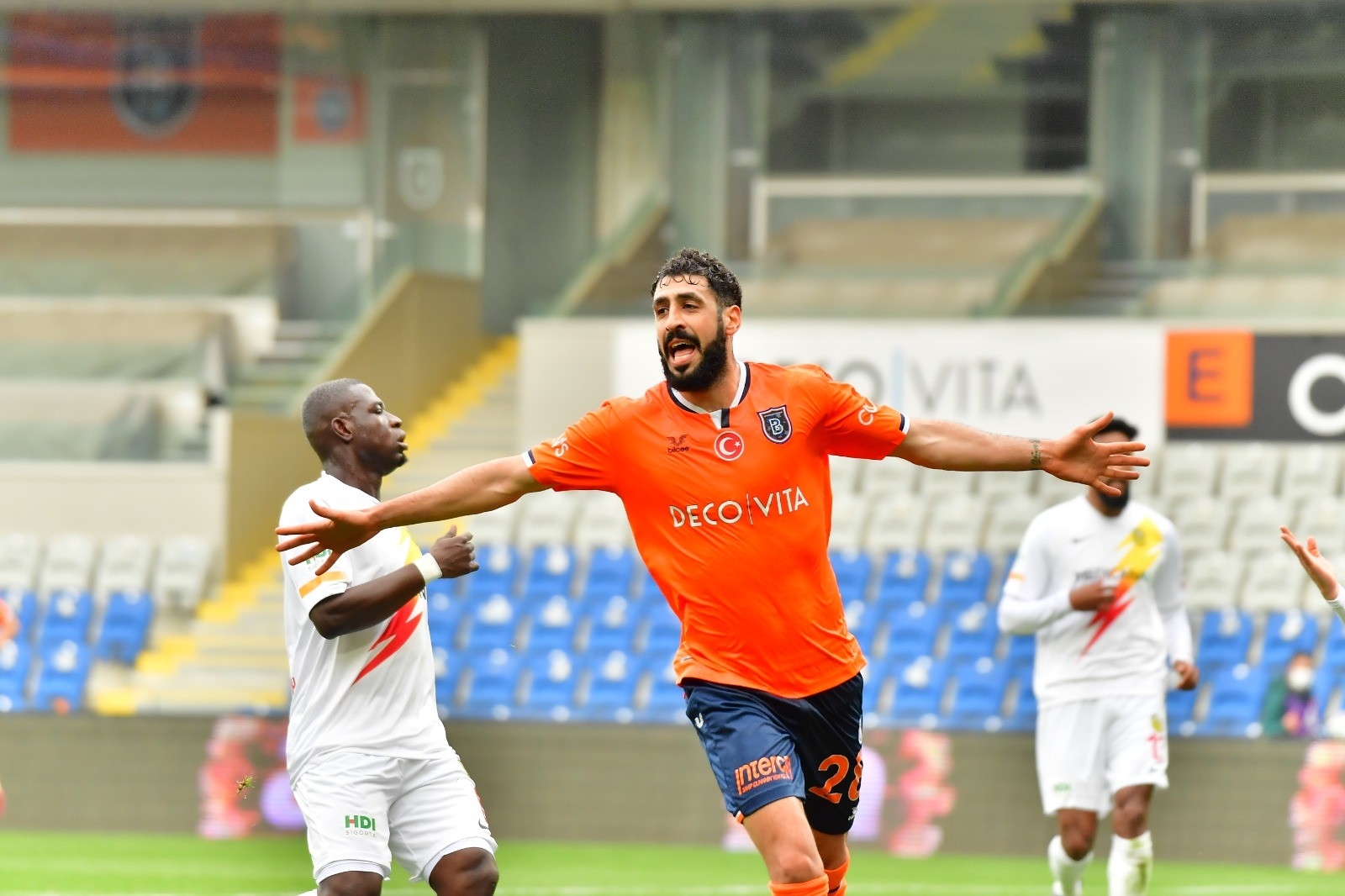Tolga Ciğerci, 1.5 yıl sonra golle tanıştı.
