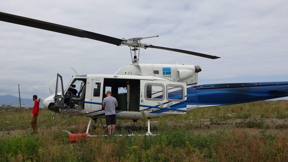 Trabzon’da dolgu alanına inen helikopter paniğe neden oldu