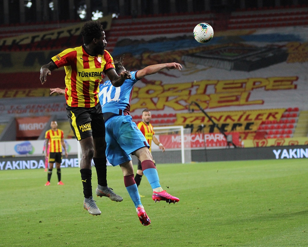 Trabzonspor deplasmanda Göztepe’yi 3-1 mağlup etti
