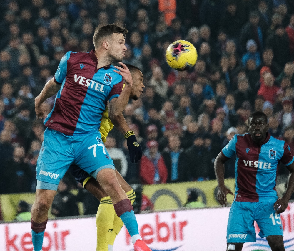 Trabzonspor Fenerbahçe’yi 2 golle geçti
