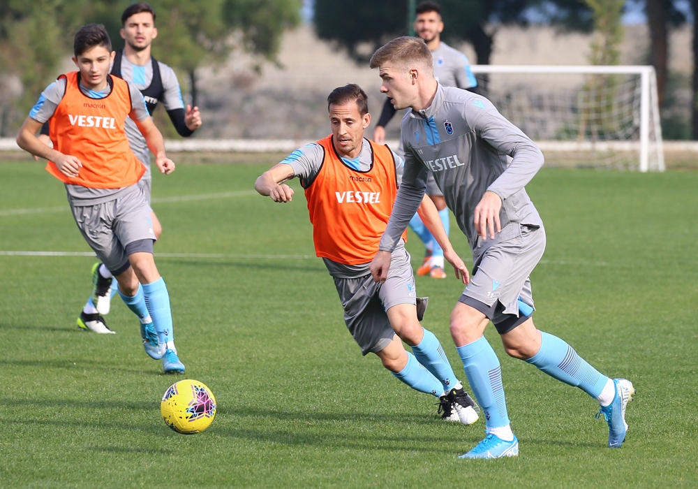 Trabzonspor, Galatasaray Maçı Hazırlıklarına Ara Vermeden Başladı