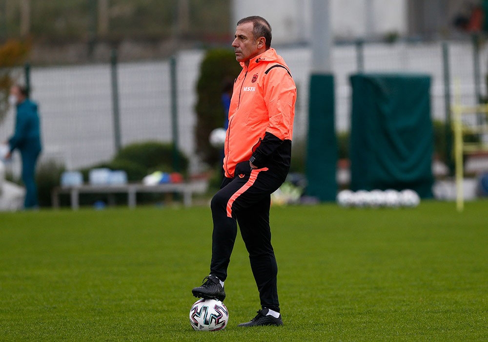 Trabzonspor’da Abdullah Avcı ilk antrenmanına çıktı