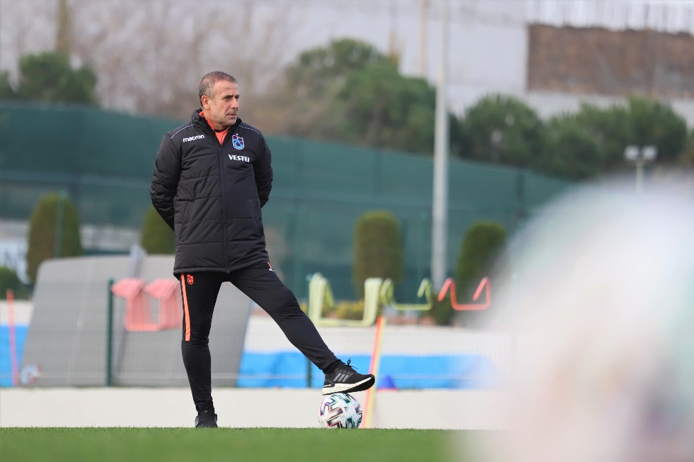 Trabzonspor’da gözler Süper Lig’e ve ara transfere çevrildi