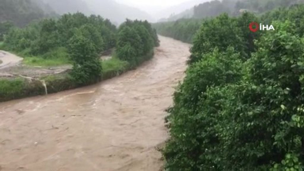 Trabzon’un Of ilçesinde heyelan: 1 ölü