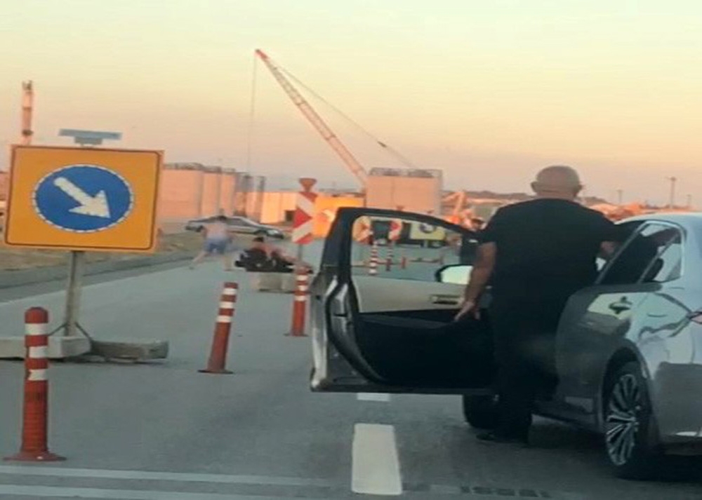 Trafikte yol verme kavgası kamerada