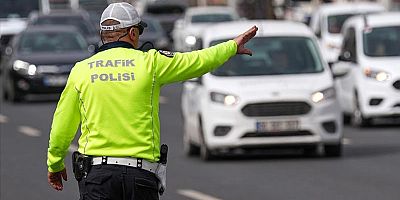 Trafikteki şiddet olayları yarı yarıya azaldı