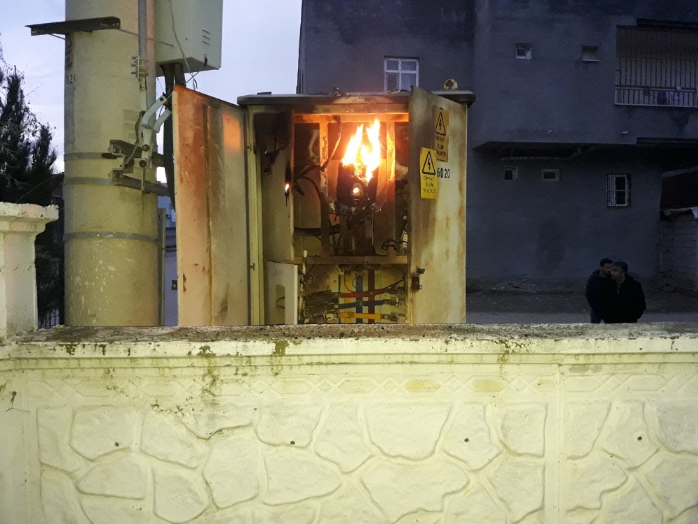 Trafo önce alev aldı, sonra bomba gibi patladı