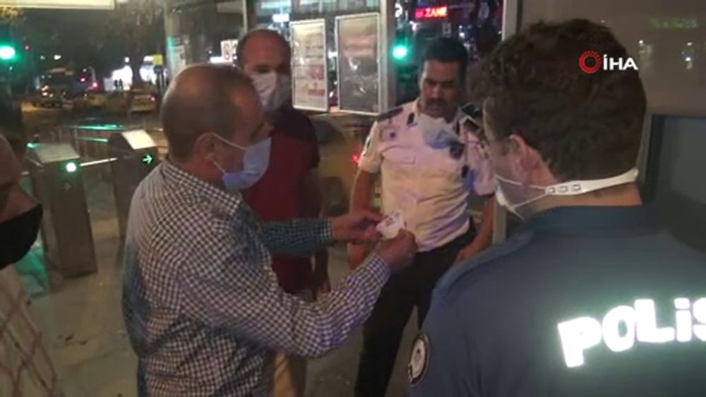 Tramvay içerisinde yankesicilik