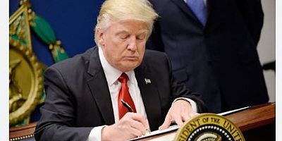 Trump, transların orduya katılmasını engelleyen kararnameyi imzaladı