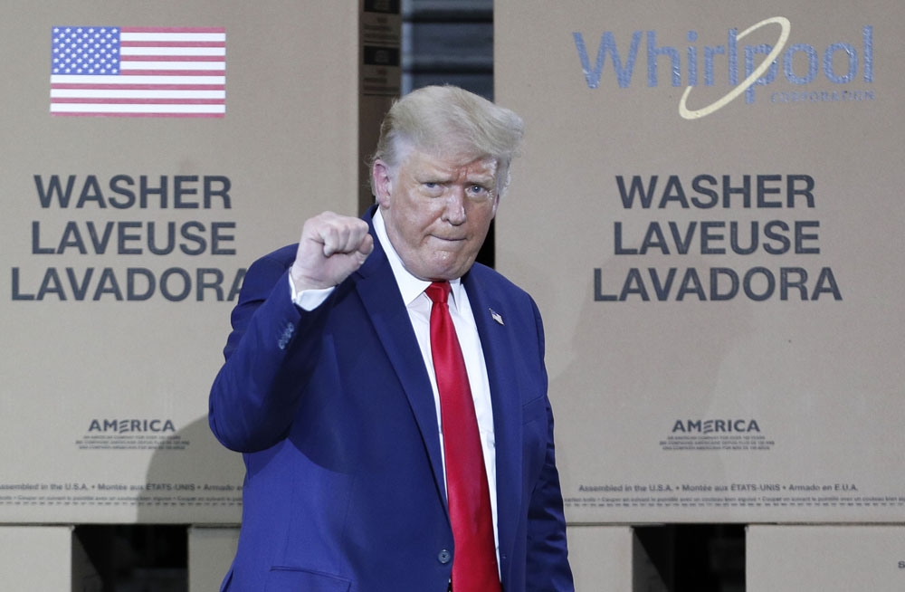 Trump’tan Çin merkezli mobil uygulamalarla iş yapmayı yasaklayan iki kararname