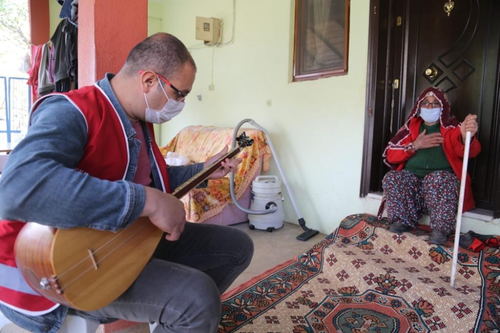 Tunceli’de 65 yaş üstüne, sazlı sözlü Vefa