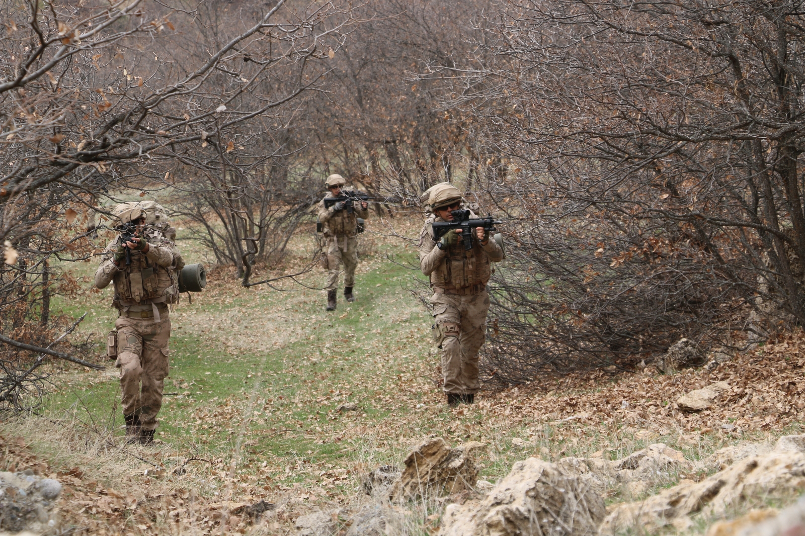 Tunceli’de Eren-7 operasyonu: 17 sığınak imha edildi