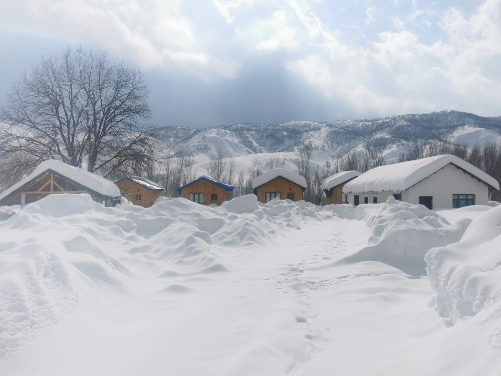 Tunceli’de kar yağışı etkisini sürdürüyor, 176 köy yolu ulaşıma kapandı