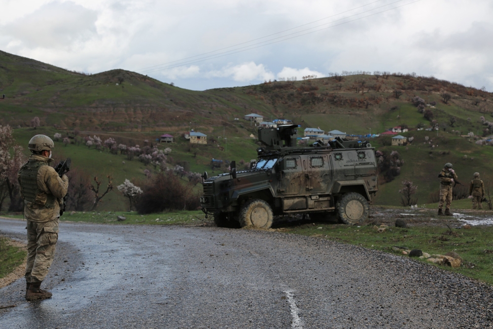 Tunceli’de karantina altına alınan köyde giriş çıkışlar kapatıldı