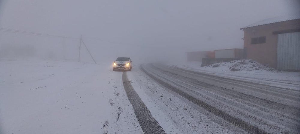 Tunceli’de kardan kapanan 52 köy yolu ulaşıma açıldı, 4’ünde çalışma sürüyor