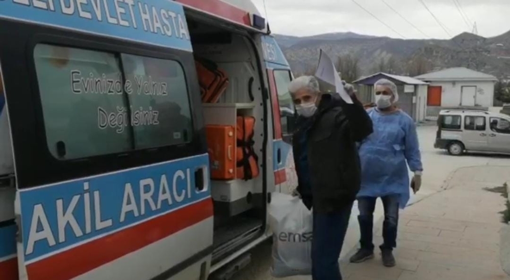 Tunceli’de korona tedavisi gören dede ve torunu taburcu edildi