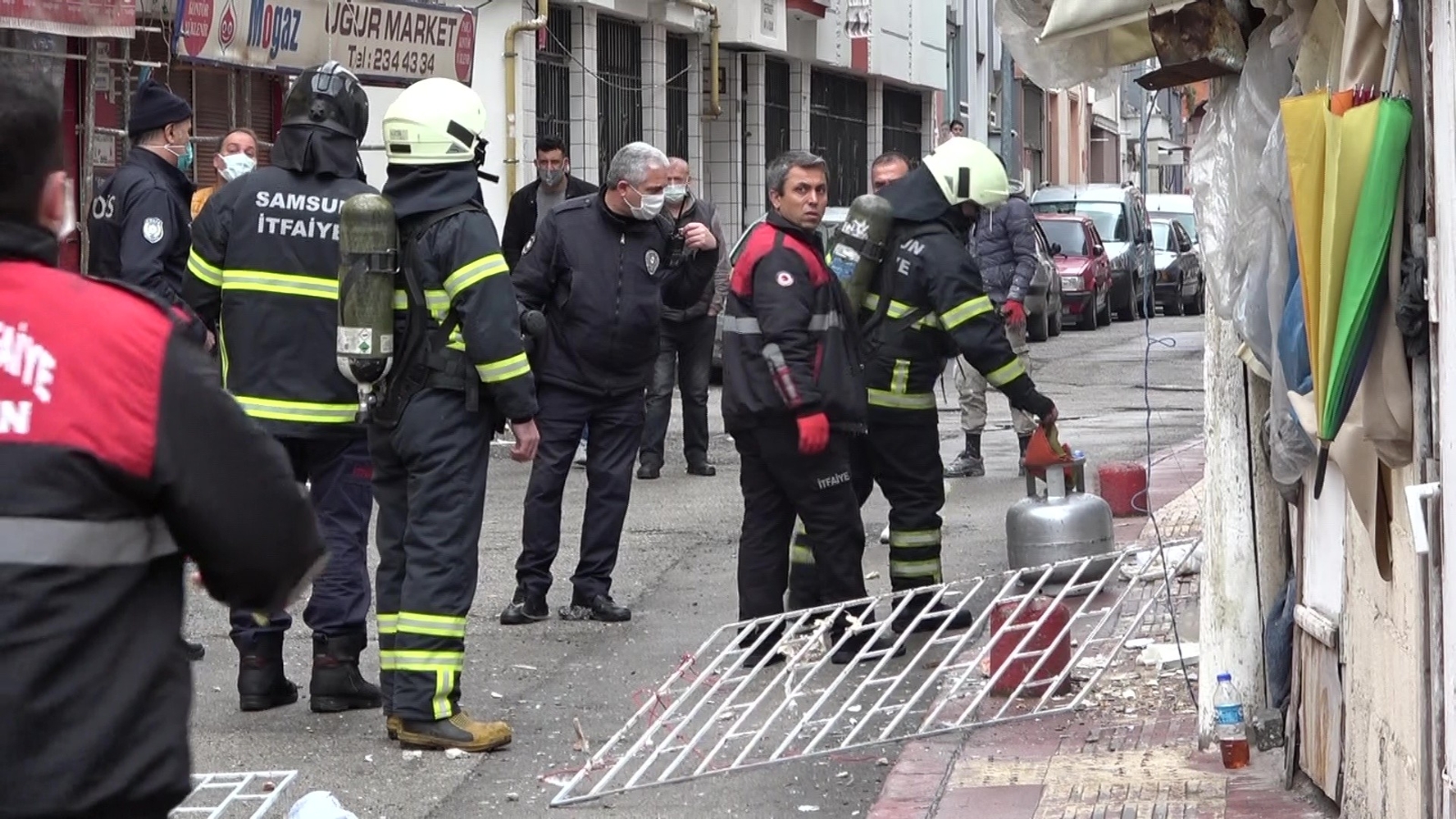 Tüpten sızan gaz bomba gibi patladı, mahalle ayağa kalktı