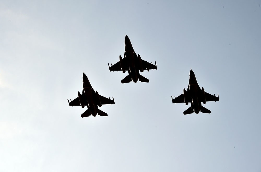 “TurAz Kartalı 2020” tatbikatı F-16’ların katılımıyla devam ediyor