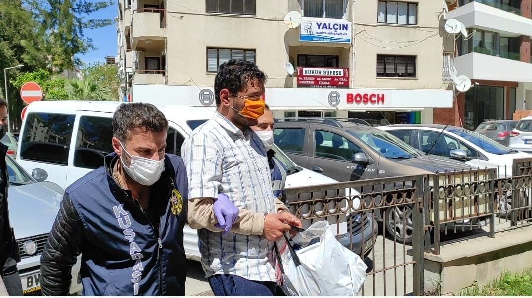 Türk Bayrağı’nı duvardan söküp almıştı, adliyeye sevk edildi
