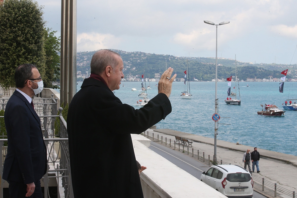 Türk bayraklı tekneler Cumhurbaşkanı Erdoğan’ı selamladı