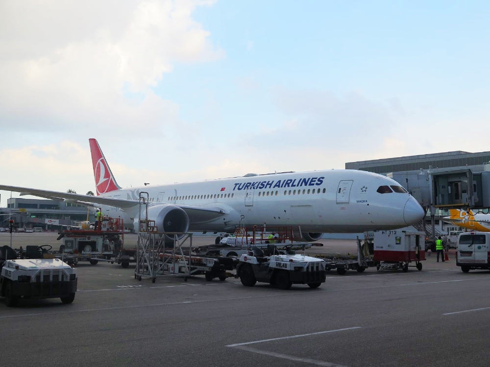 Türk Hava Yolları uçakları Singapur’da dezenfekte ediliyor
