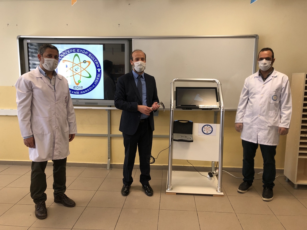 Türk öğretmenler yerli video laringoskop cihazını üretti