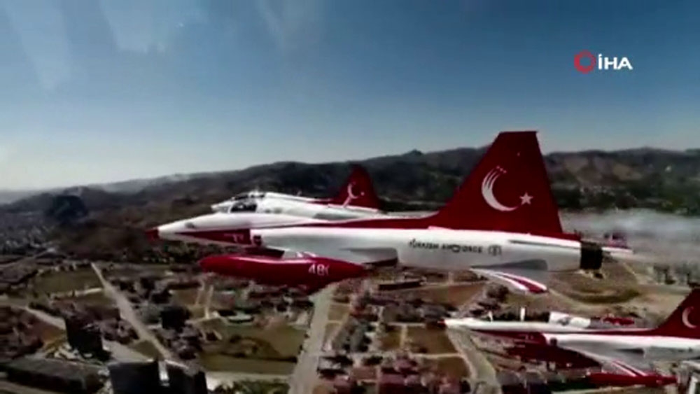 Türk Yıldızları Afyonkarahisar’da 30 Ağustos için havalandı