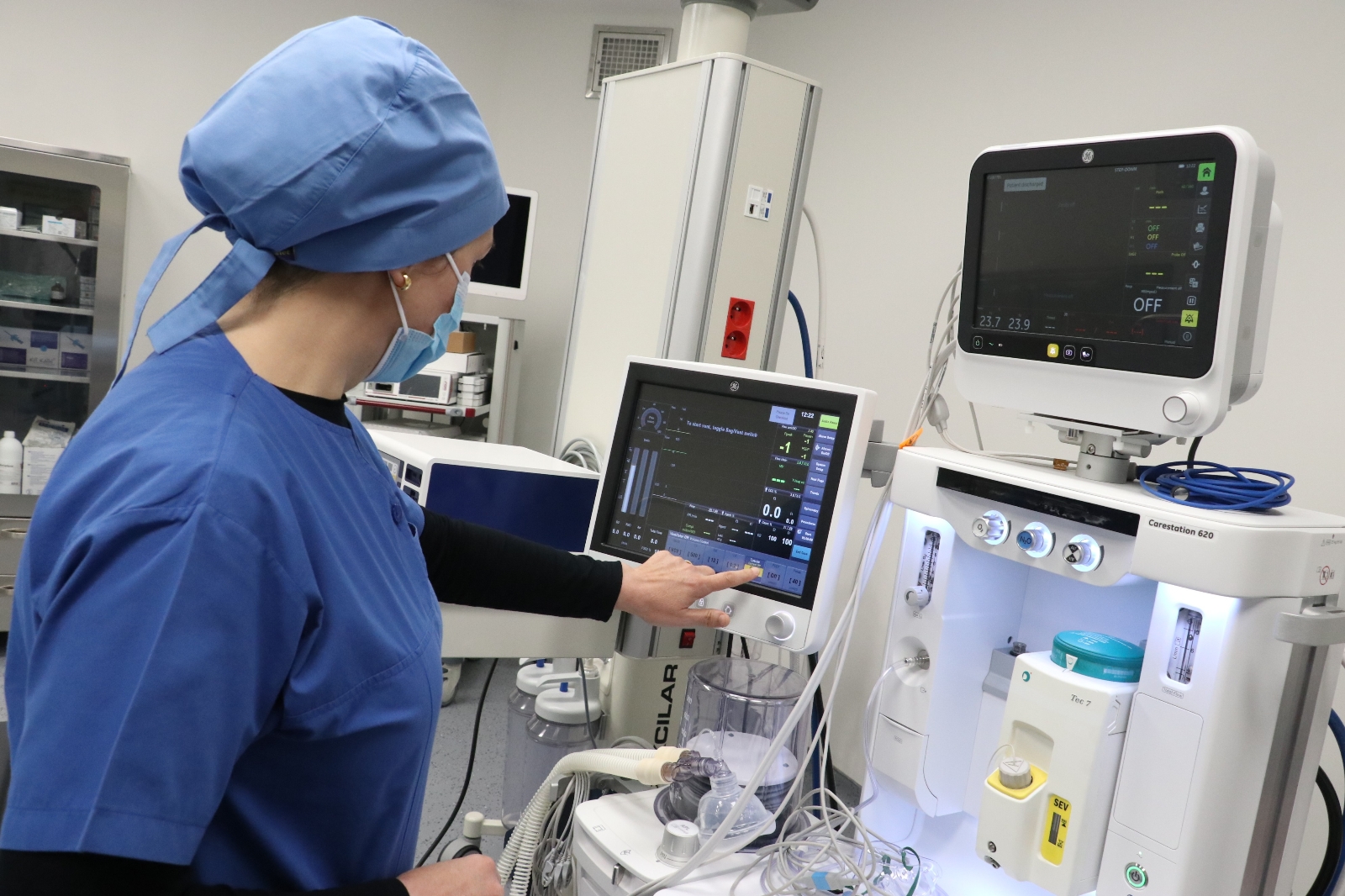 Türkiye-Arnavutluk Fier Dostluk Hastanesi hasta kabulüne başladı