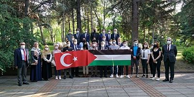 Türkiye'deki Filistinli öğrencilerin öğrenim ücretini devlet karşılayacak