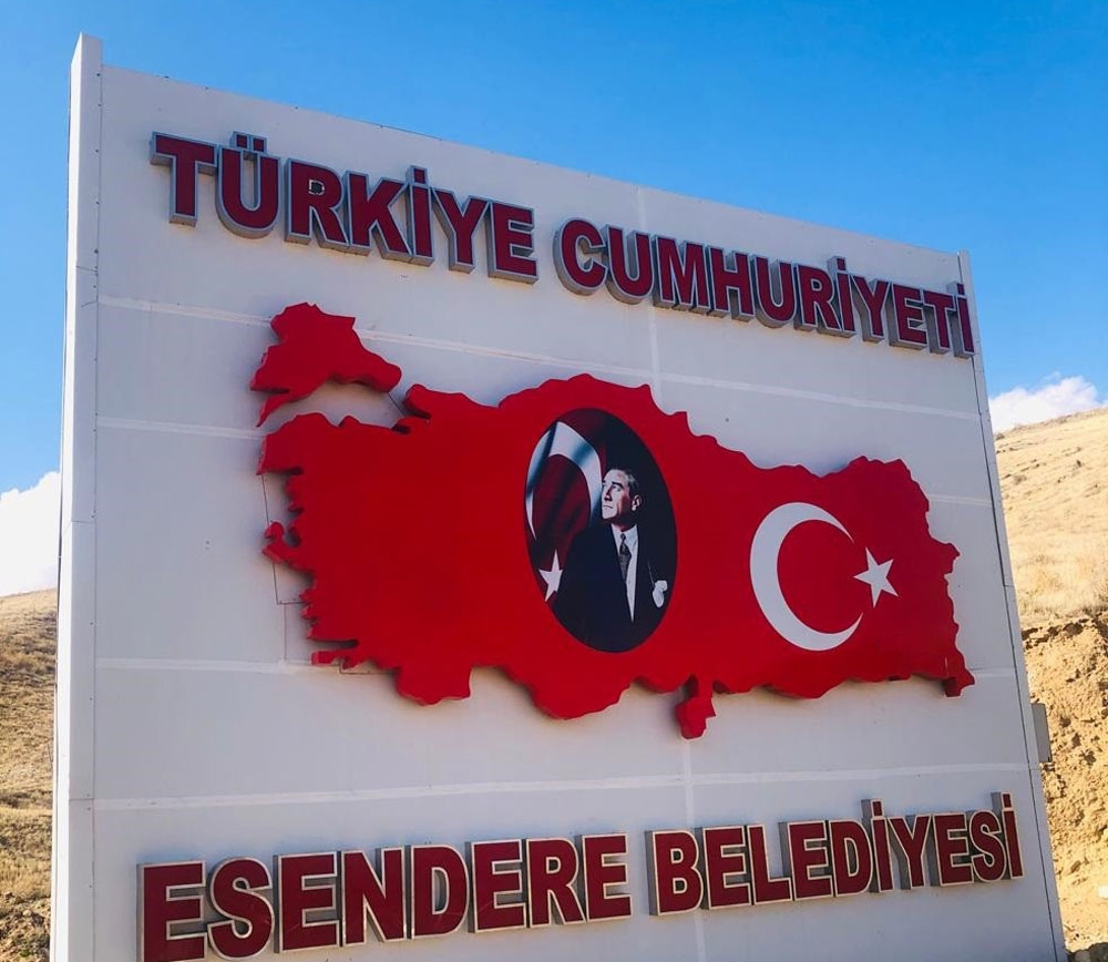 Türkiye-İran sınırına Türkiye tabelası