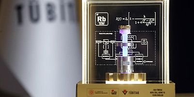 Türkiye'nin yerli atomik saati uzaya fırlatıldı