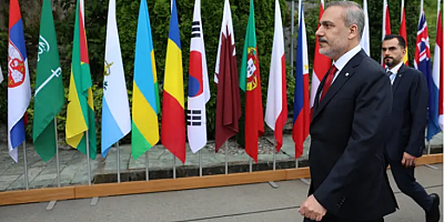 Türkiye tepkisiz kalmadı! Bakan Fidan toplantıdan ayrıldı