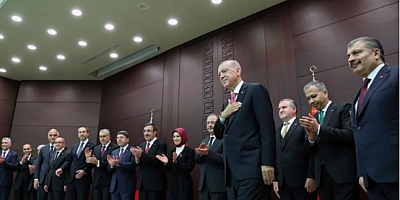 Türkiye Yüzyılı'nın kabinesi belli oldu! İşte yeni bakanlardan ilk mesajlar..