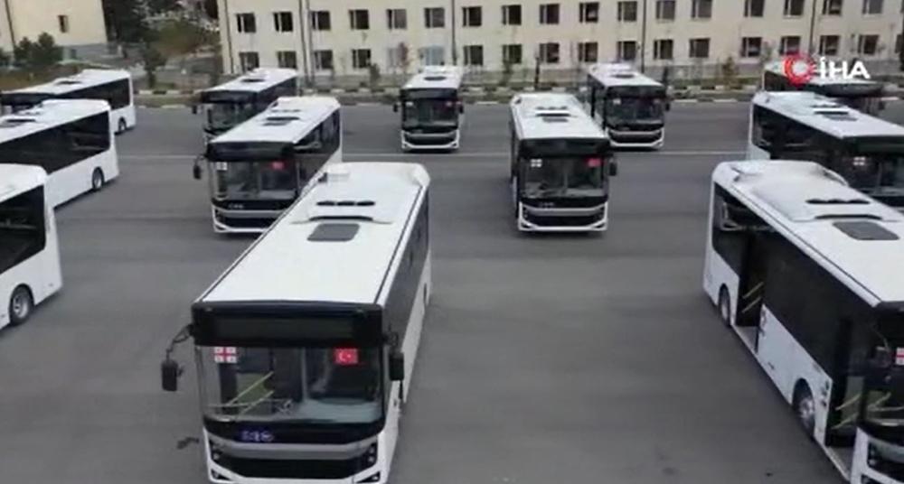 Türkiye’den Gürcistan ordusuna özel otobüs ve zırhlı iş makinesi bağışı
