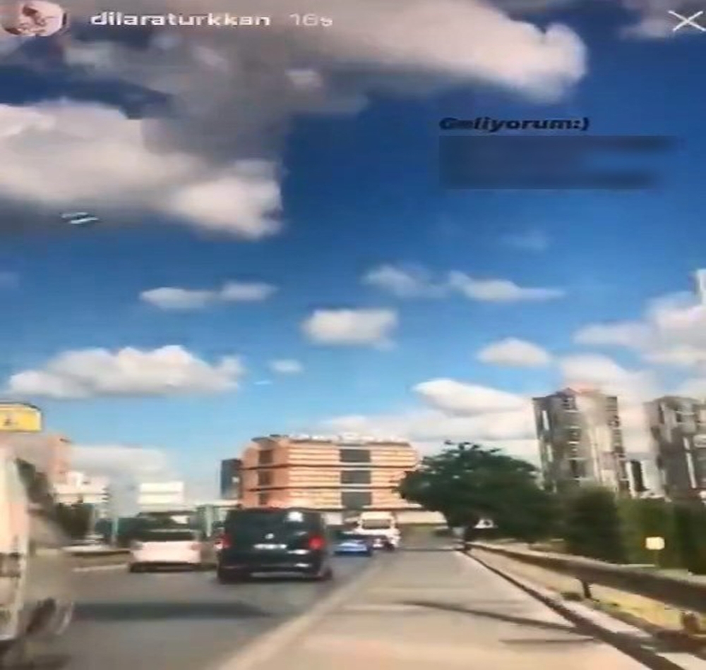 Türkkan’ın modacı kızı çakarlı araçla trafik kurallarını hiçe sayıp sosyal medyadan paylaştı