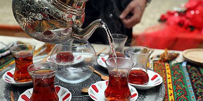Türklerin çay demleme yöntemi dünyada merak konusu oldu!